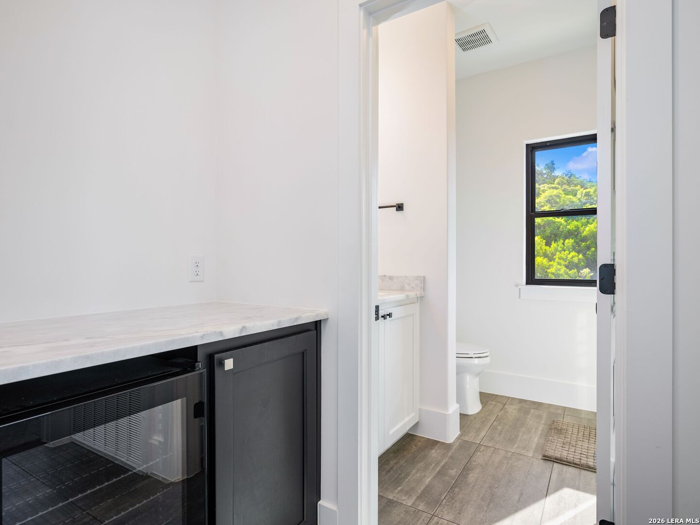 10702 Nina Ridge