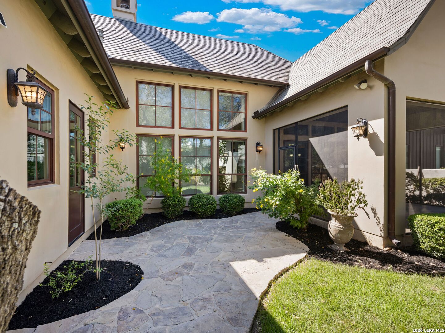 98 Turnberry Way
