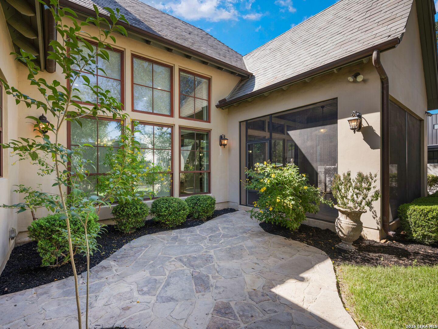 98 Turnberry Way