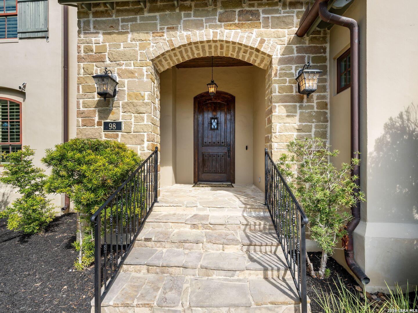98 Turnberry Way