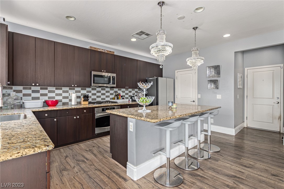 8655 Weed Willows Avenue