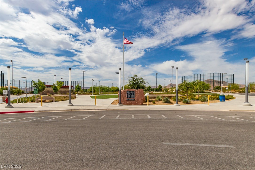 8655 Weed Willows Avenue