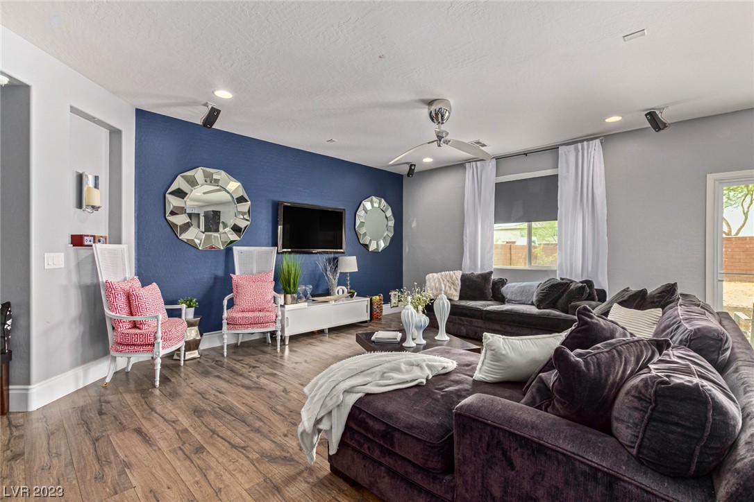 8655 Weed Willows Avenue