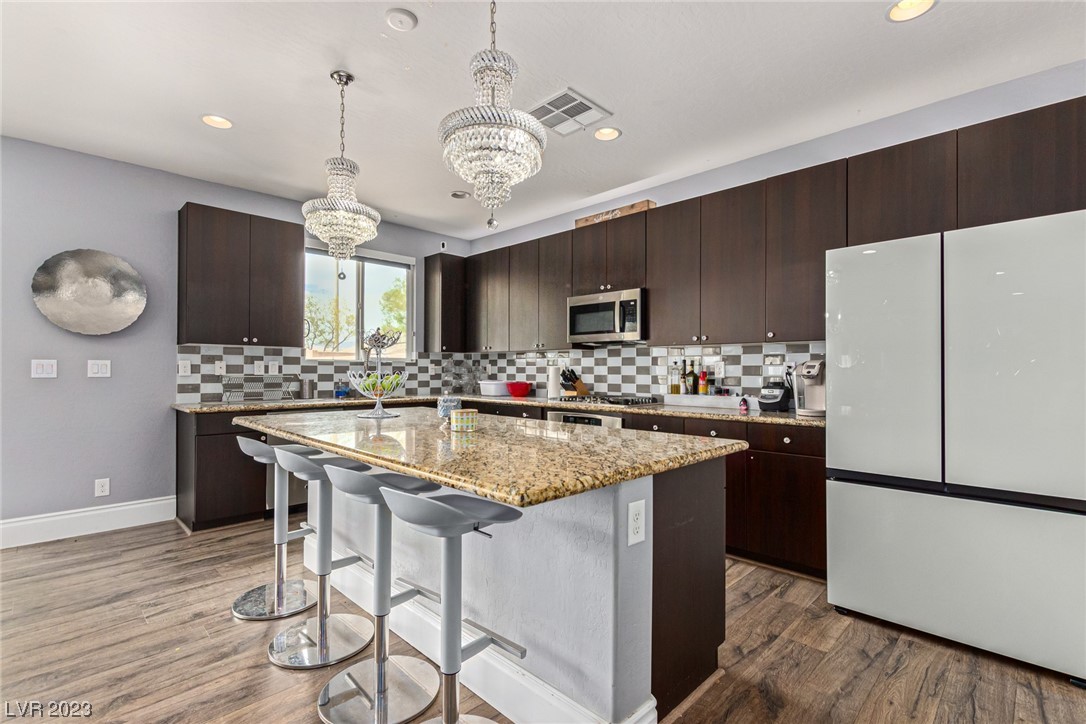 8655 Weed Willows Avenue