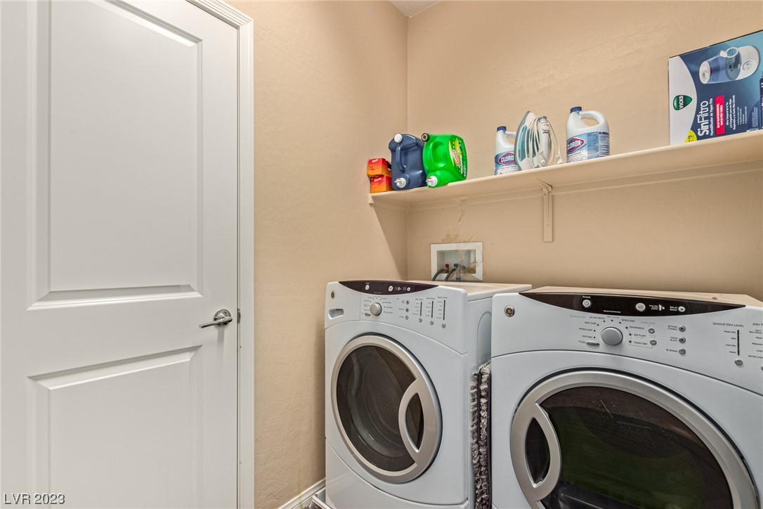 8655 Weed Willows Avenue