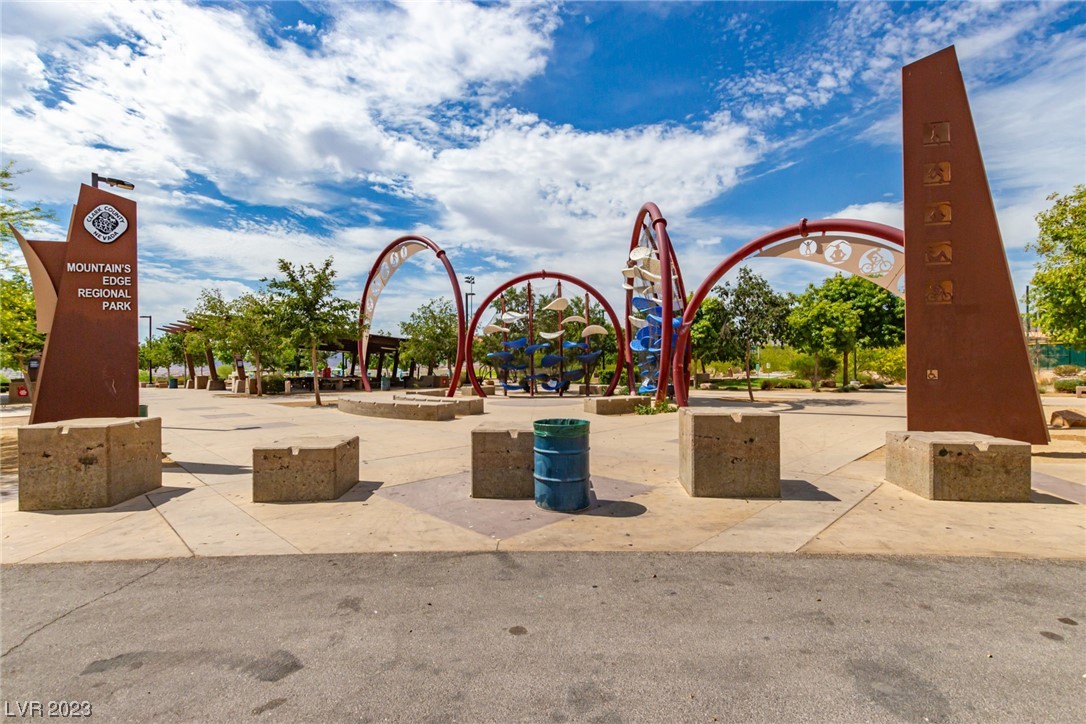 8655 Weed Willows Avenue