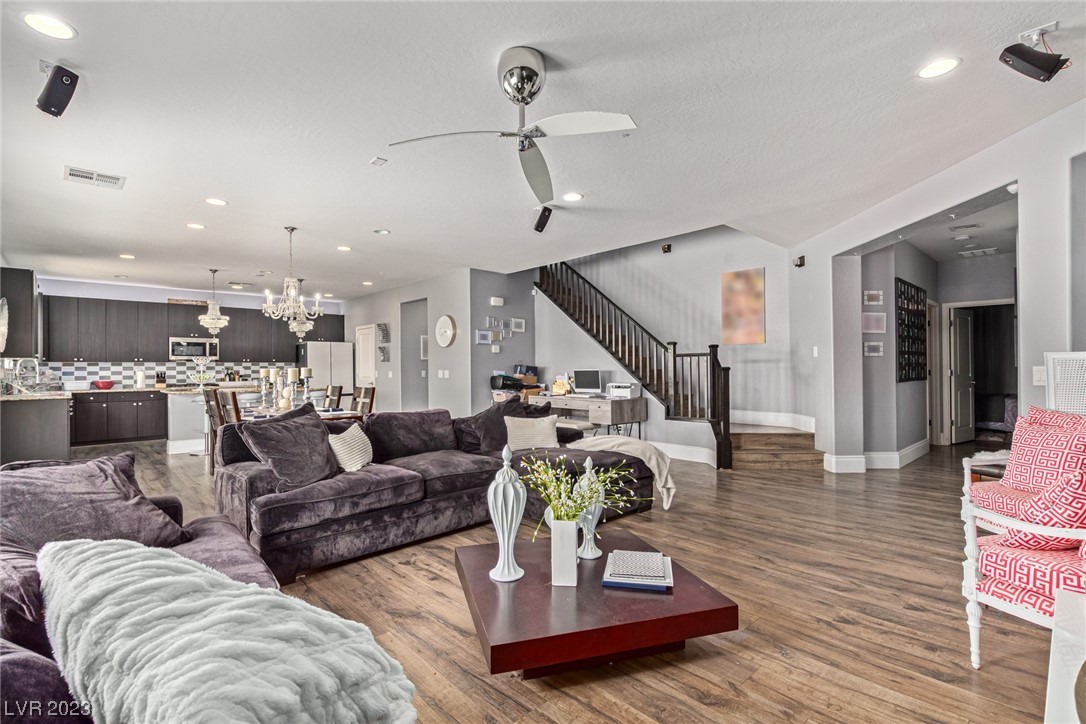 8655 Weed Willows Avenue