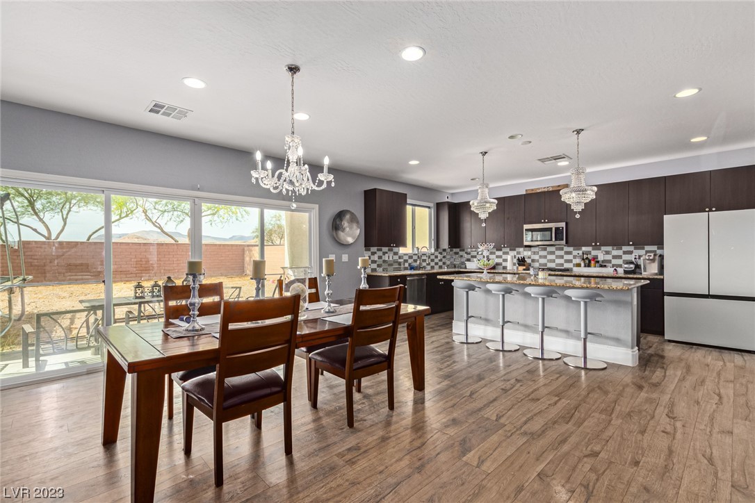 8655 Weed Willows Avenue