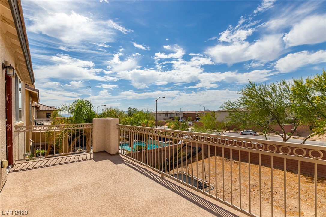 8655 Weed Willows Avenue