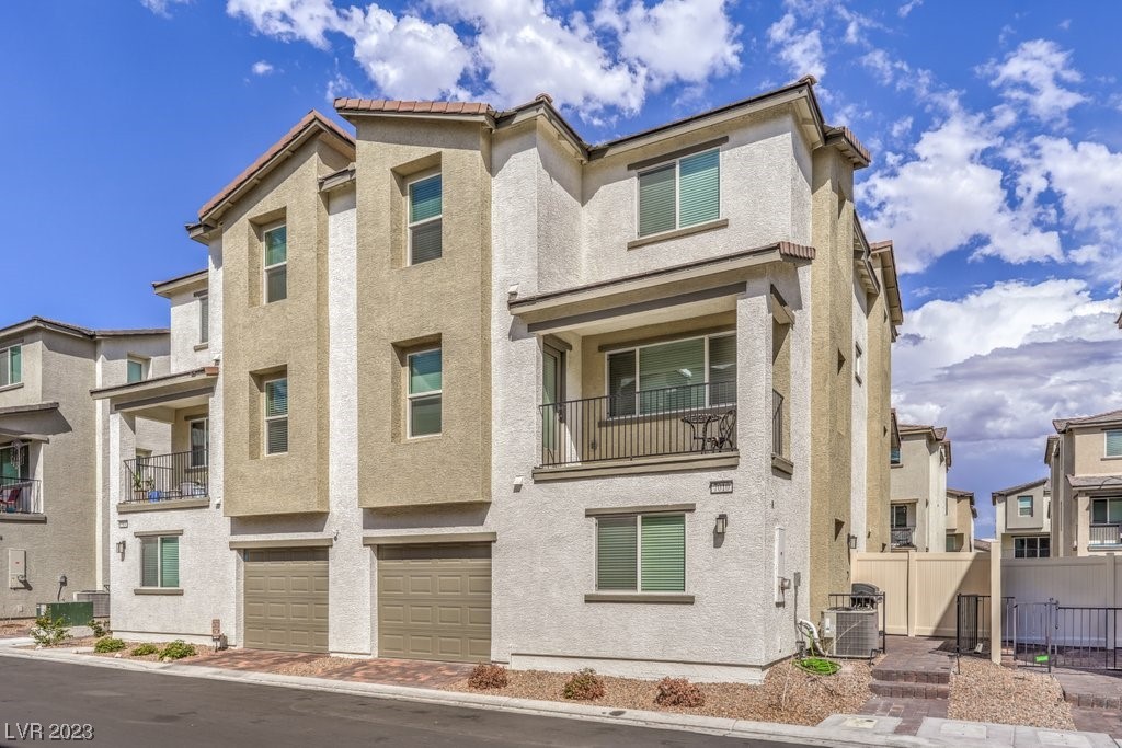 7010 Skyline Blue Street