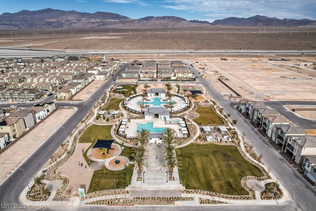 7010 Skyline Blue Street