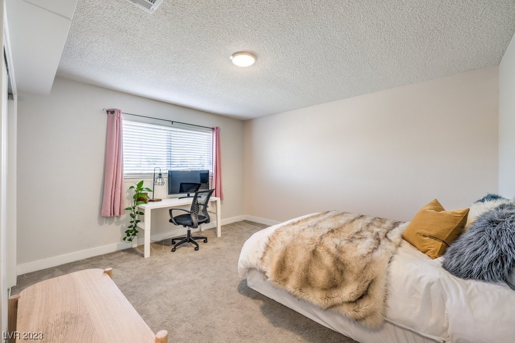 1824 East Oakey Boulevard