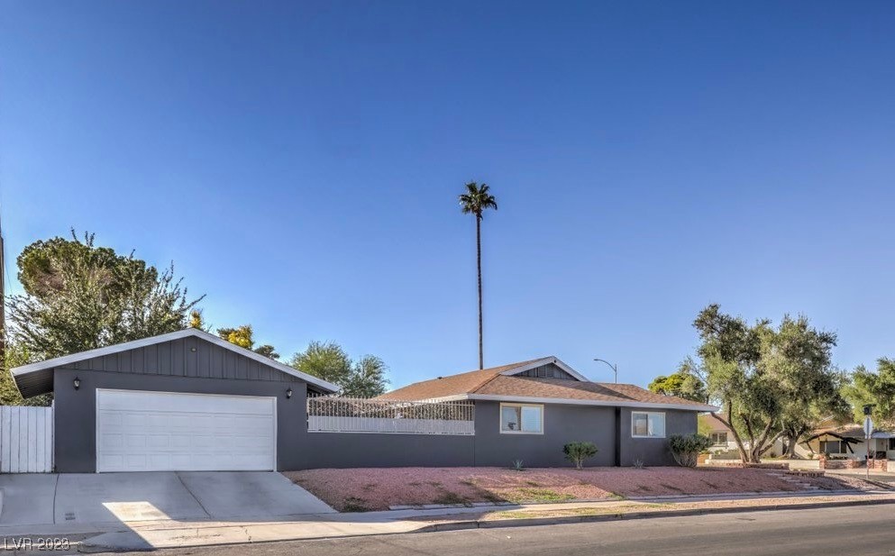 1824 East Oakey Boulevard