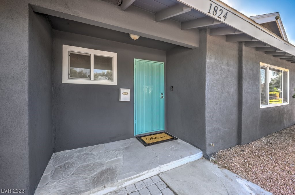 1824 East Oakey Boulevard