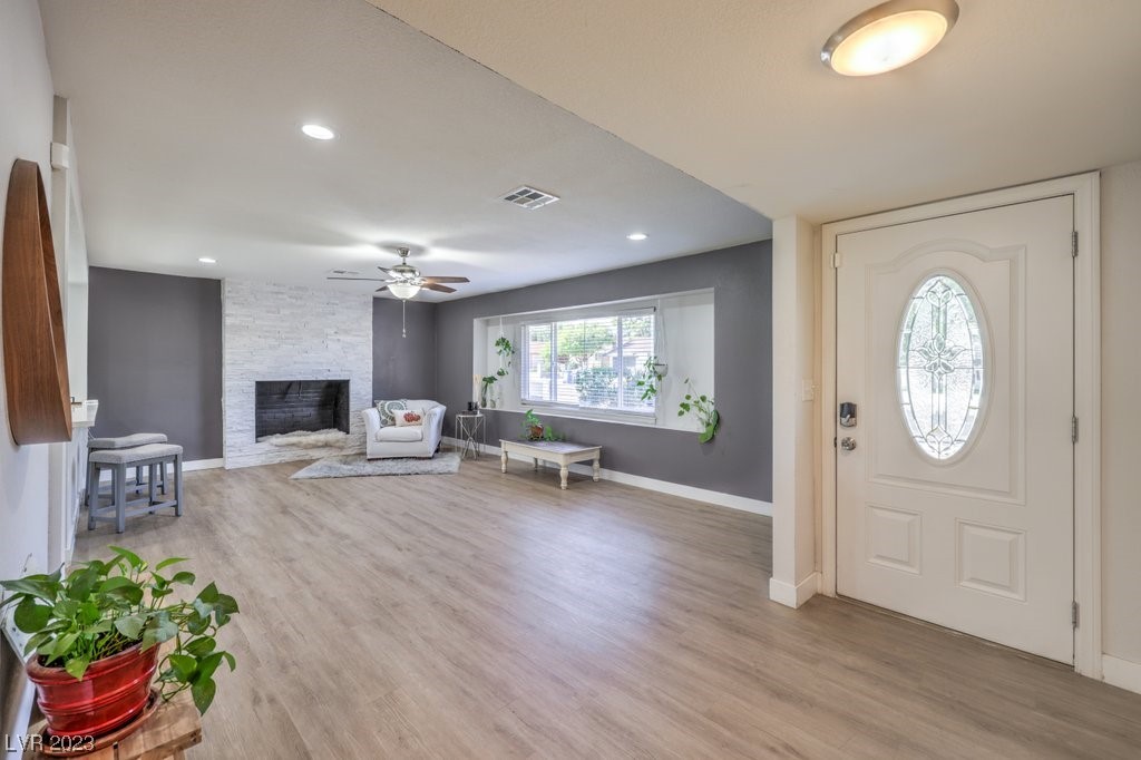 1824 East Oakey Boulevard