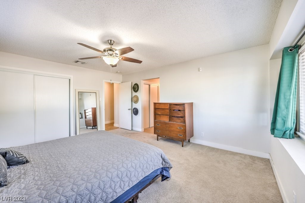 1824 East Oakey Boulevard