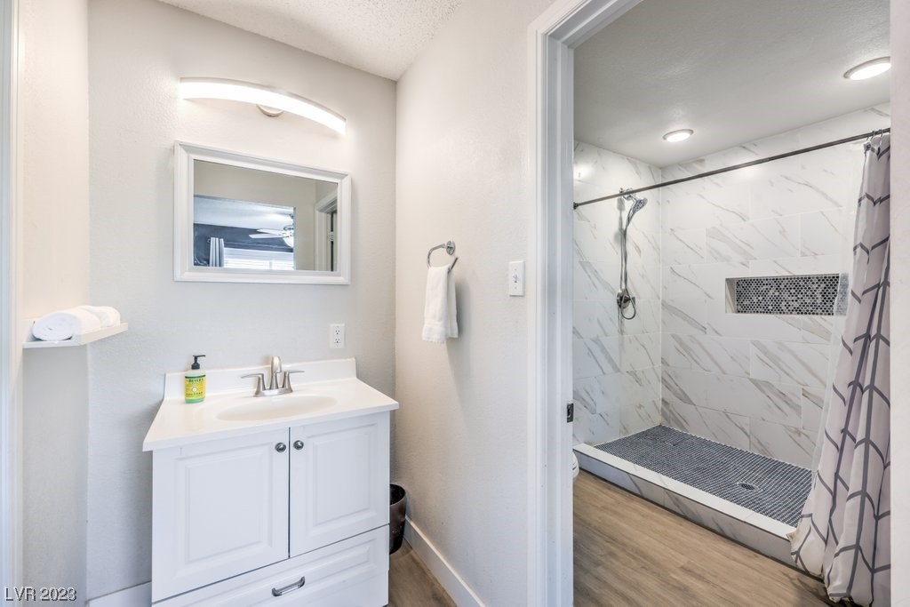 1824 East Oakey Boulevard