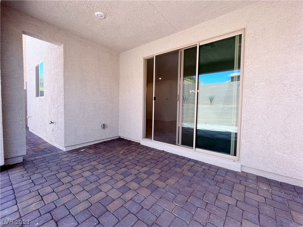 6498 Bayley Springs Avenue