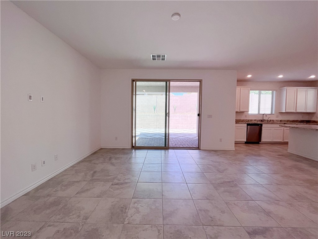 6498 Bayley Springs Avenue