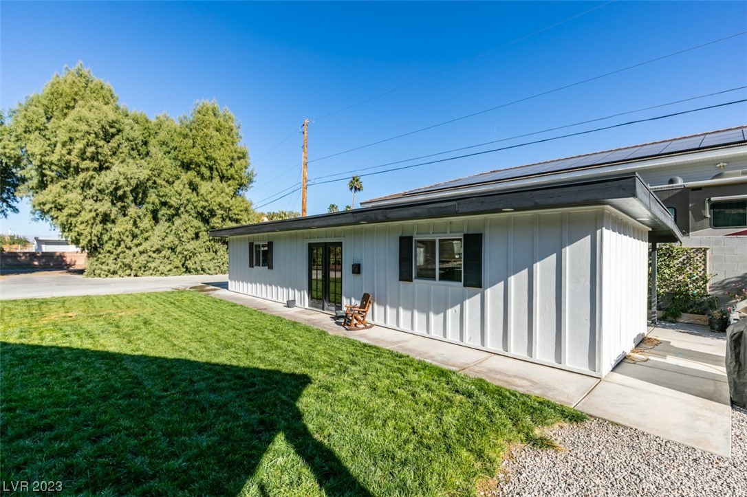 4038 Dustin Avenue