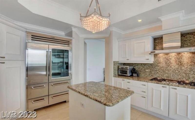 2777 Paradise Road 2702