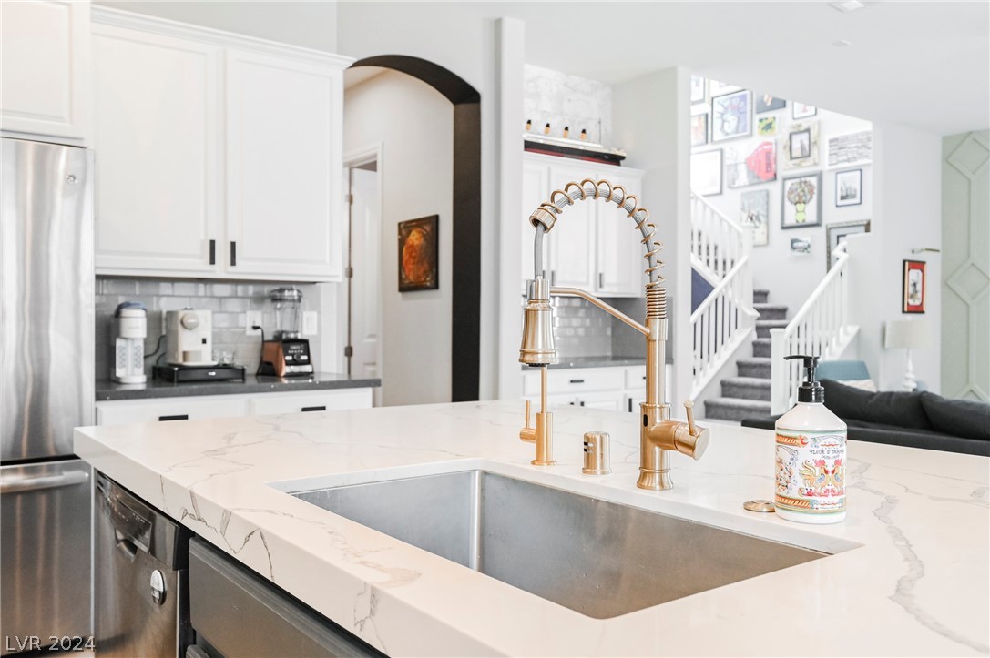 79 Hawking Ridge Way