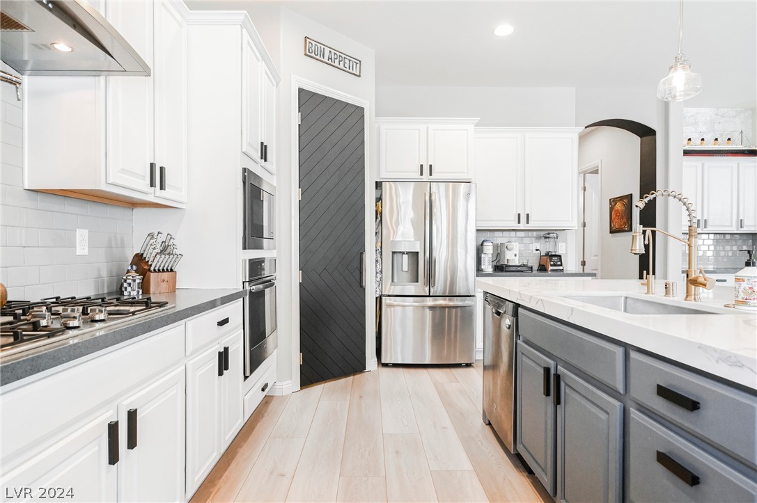 79 Hawking Ridge Way