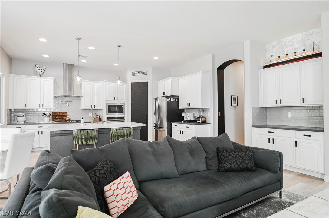 79 Hawking Ridge Way