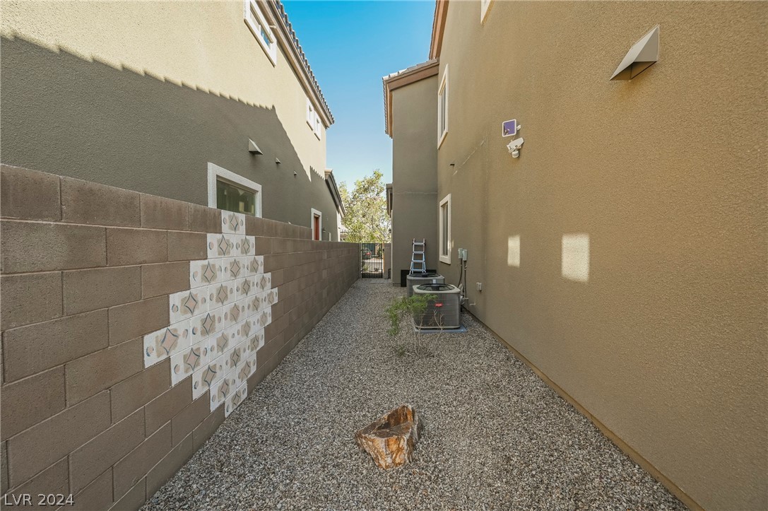 79 Hawking Ridge Way