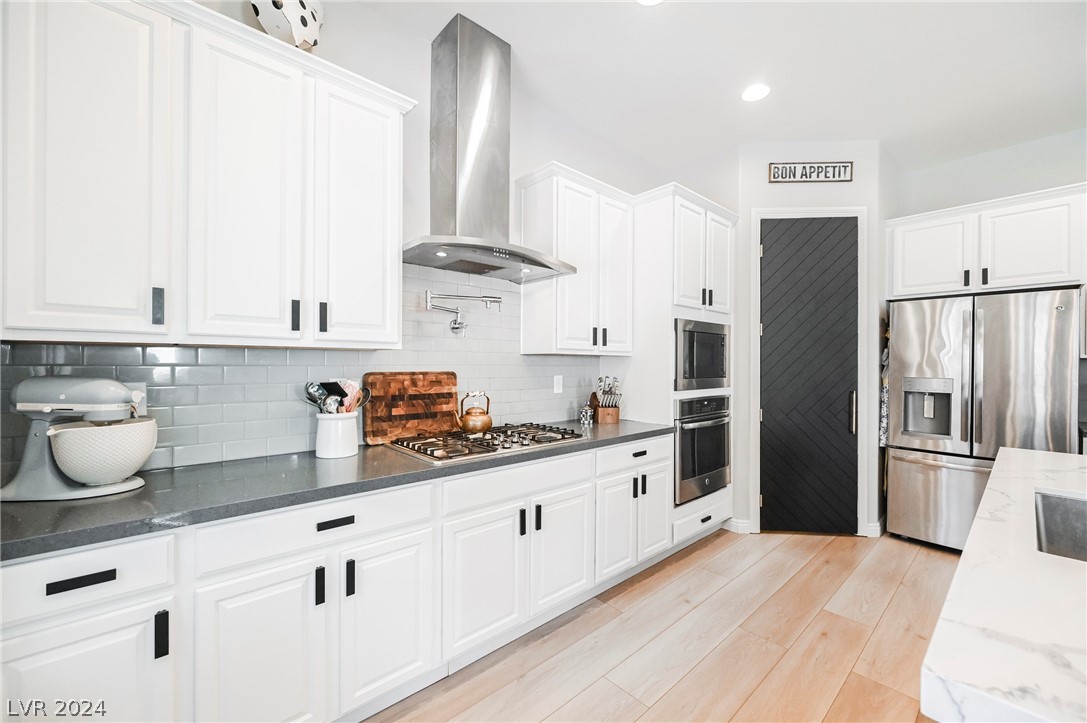 79 Hawking Ridge Way