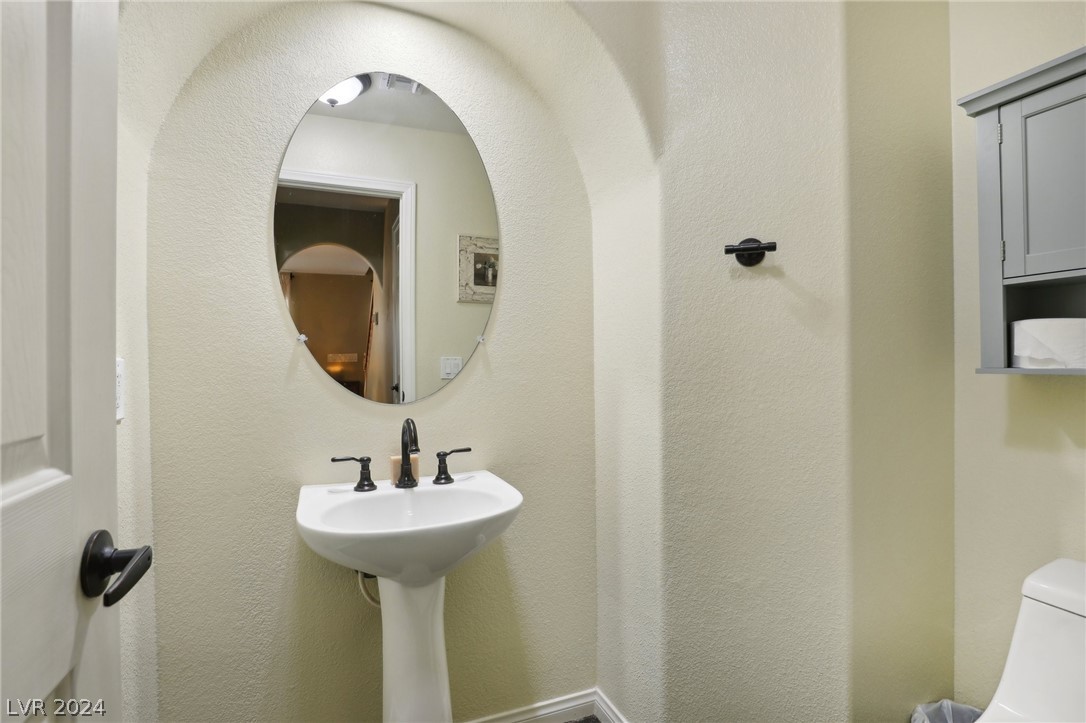 7926 Carmel Heights Avenue