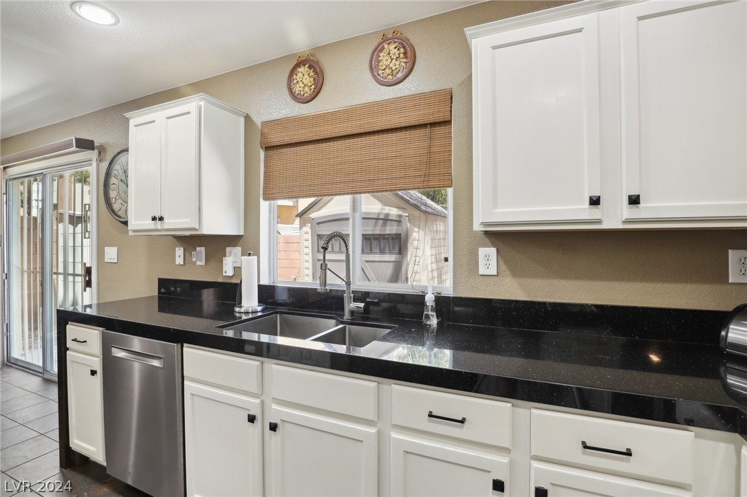 7926 Carmel Heights Avenue