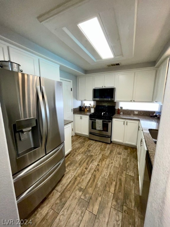 10008 Hawthorne Grove Street