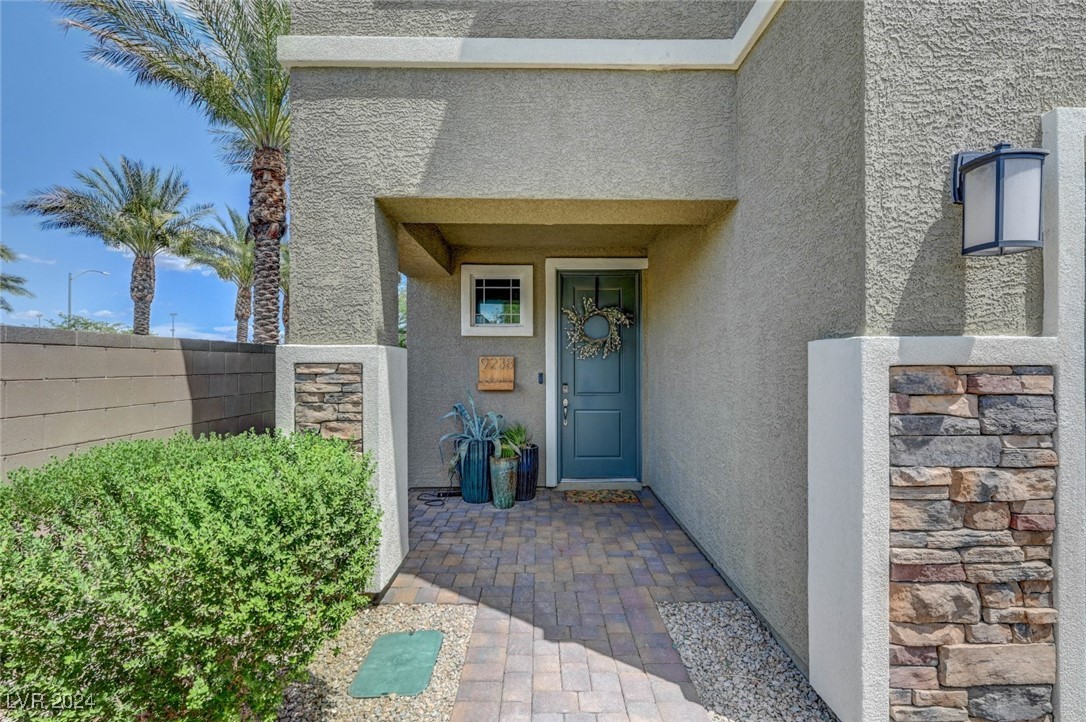 9238 Bluemist Falls Street