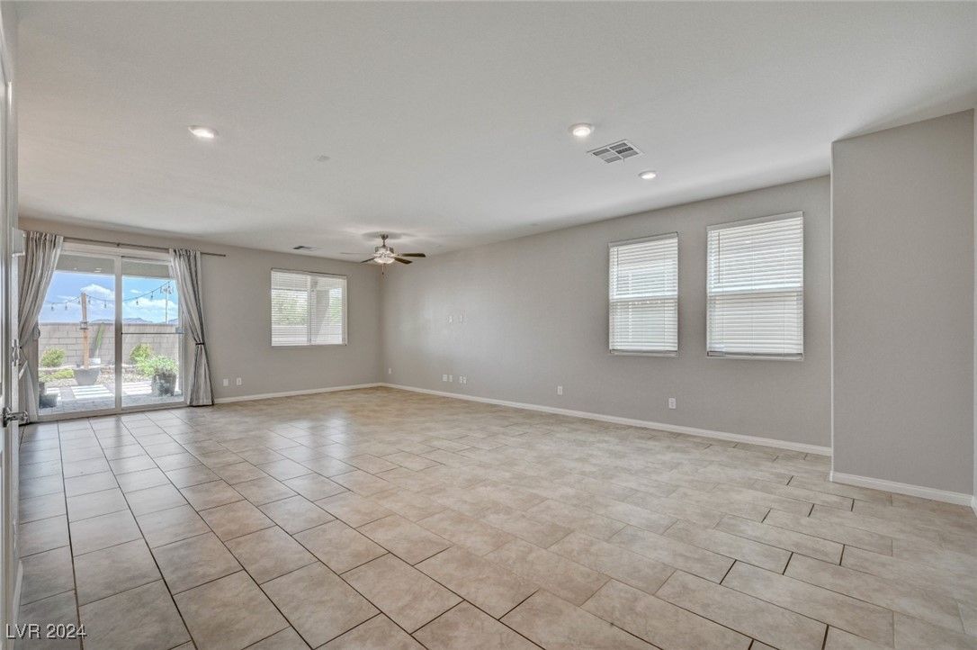 9238 Bluemist Falls Street