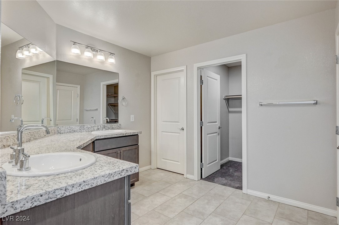 9238 Bluemist Falls Street