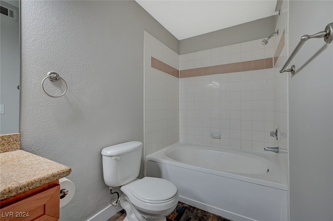 4400 South Jones Boulevard 2064