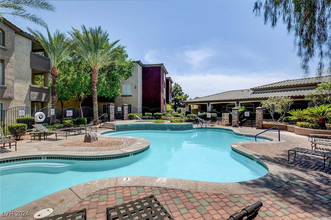 4400 South Jones Boulevard 2064