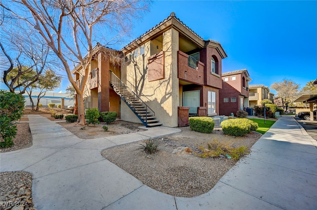 4400 South Jones Boulevard 2064