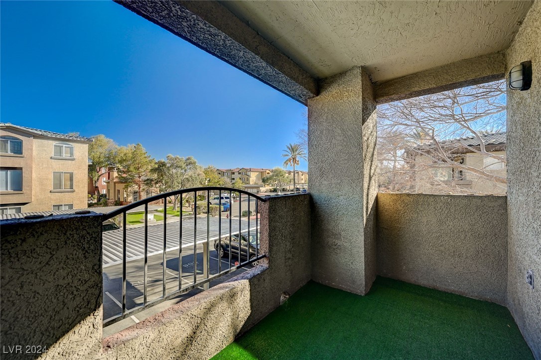 4400 South Jones Boulevard 2064