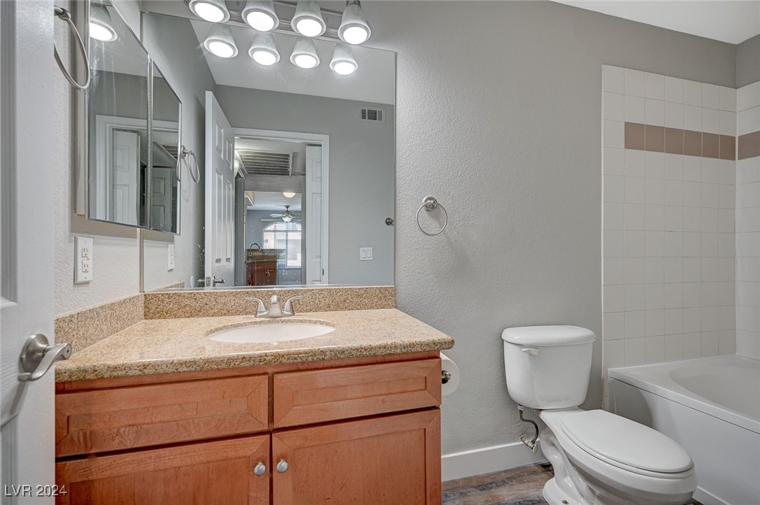 4400 South Jones Boulevard 2064