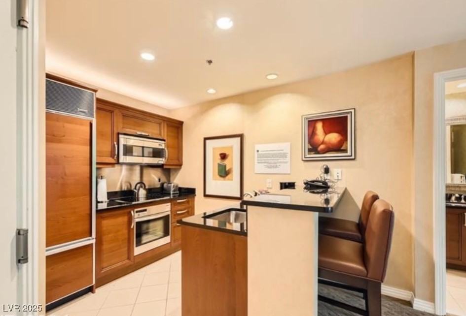 145 East Harmon Avenue 2002