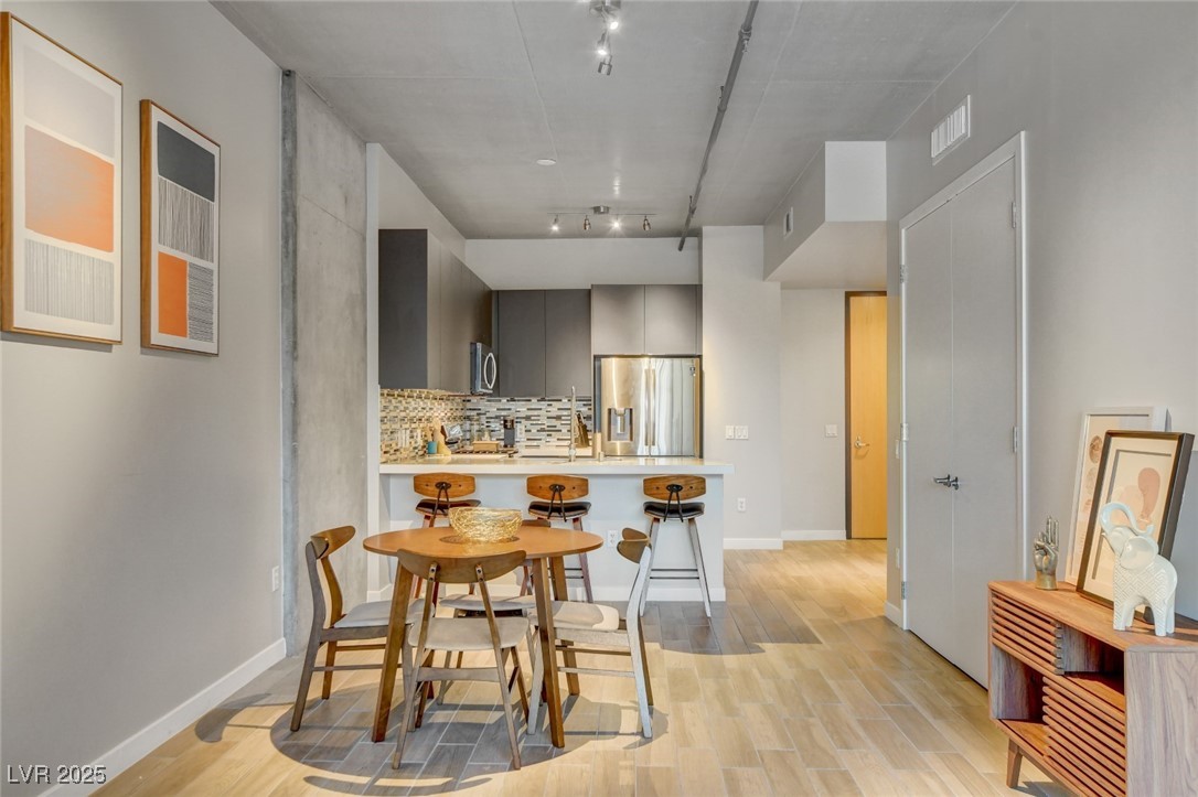 353 East Bonneville Avenue 754