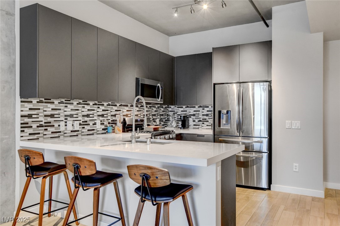 353 East Bonneville Avenue 754