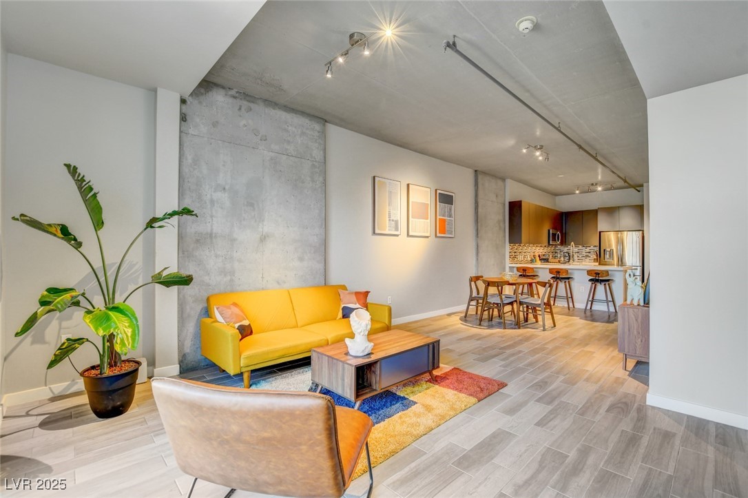 353 East Bonneville Avenue 754