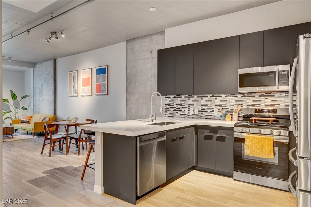 353 East Bonneville Avenue 754