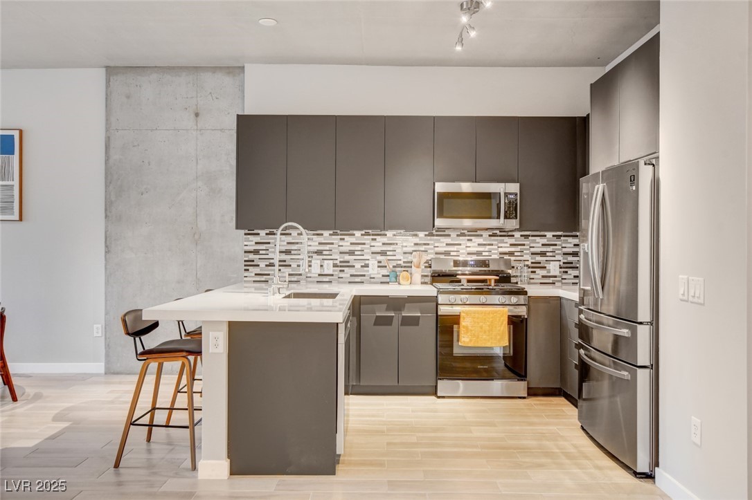 353 East Bonneville Avenue 754