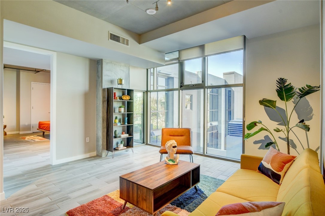 353 East Bonneville Avenue 754