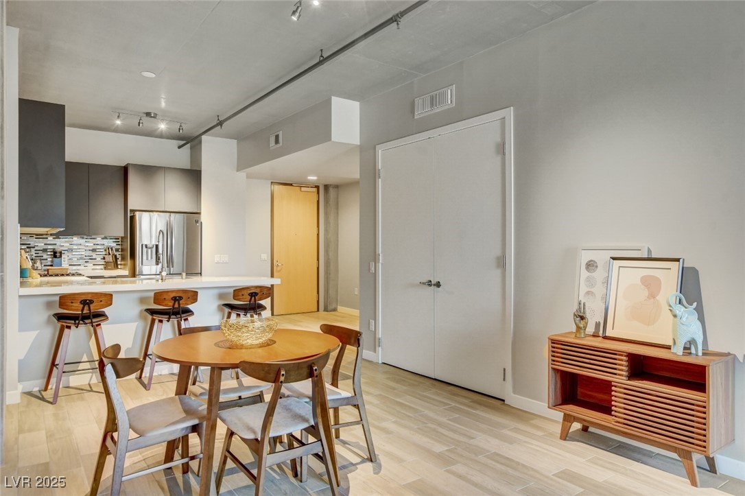 353 East Bonneville Avenue 754