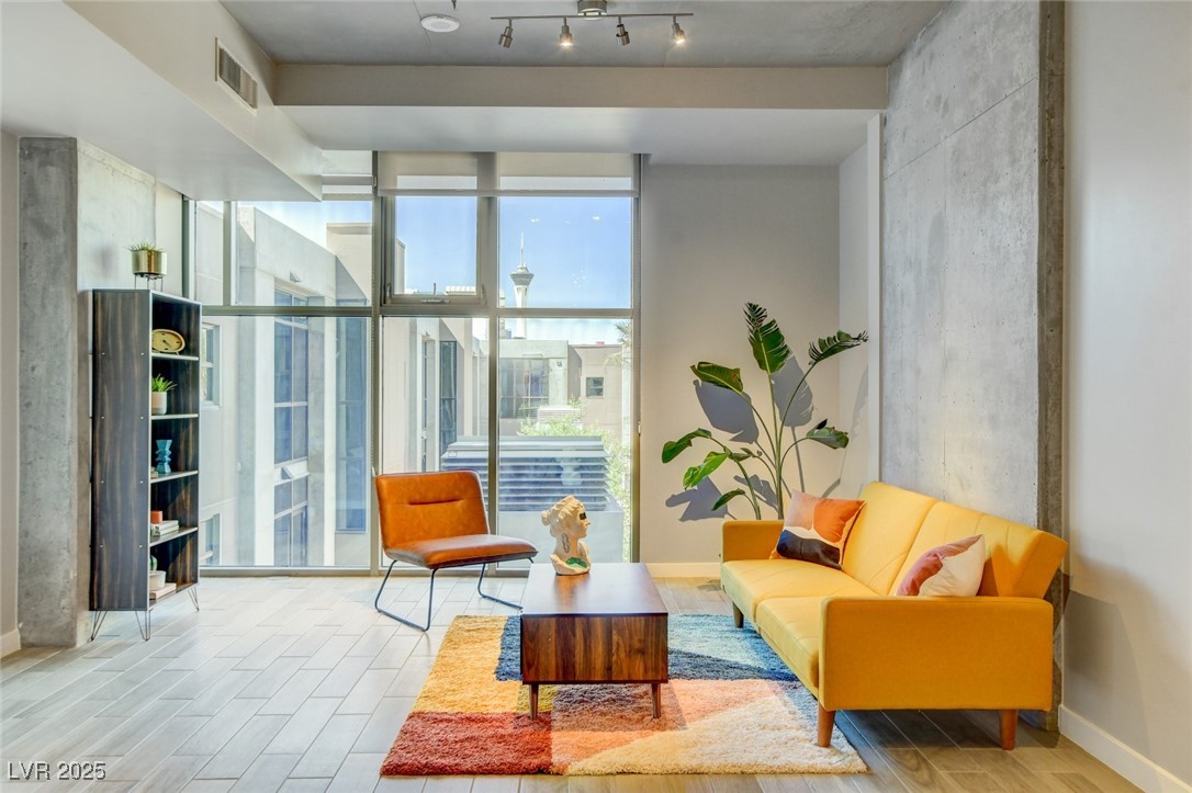 353 East Bonneville Avenue 754